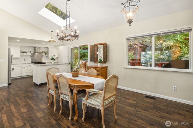 18945 NE 20th Court, Redmond, WA 98052