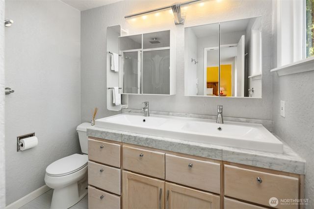 18945 NE 20th Court, Redmond, WA 98052