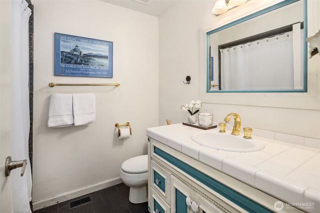 18945 NE 20th Court, Redmond, WA 98052