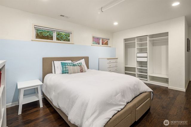 18945 NE 20th Court, Redmond, WA 98052