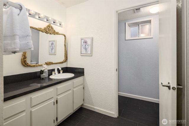 18945 NE 20th Court, Redmond, WA 98052