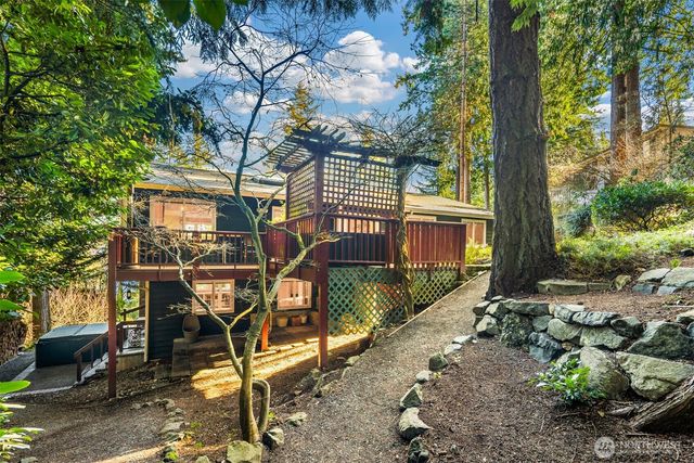 18945 NE 20th Court, Redmond, WA 98052