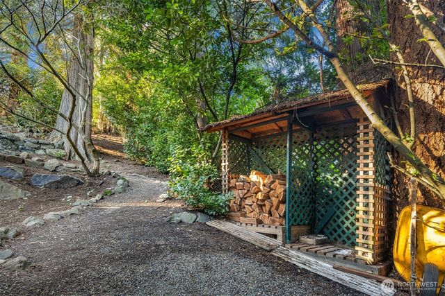 18945 NE 20th Court, Redmond, WA 98052