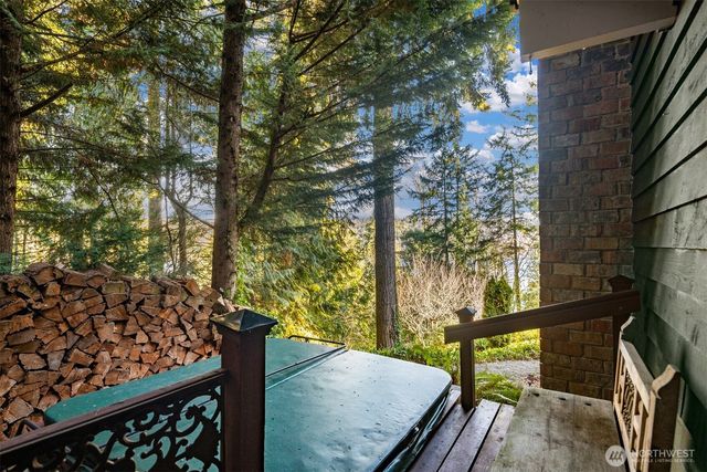 18945 NE 20th Court, Redmond, WA 98052