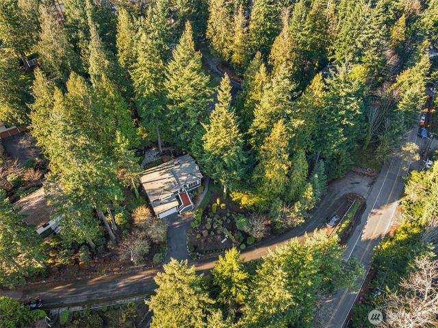 18945 NE 20th Court, Redmond, WA 98052