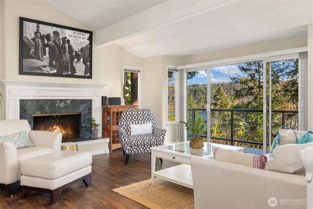 18945 NE 20th Court, Redmond, WA 98052