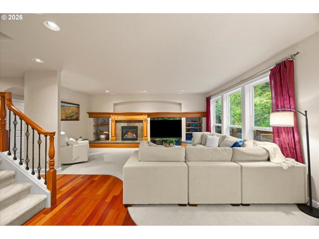 8704 Sw MARSEILLES Dr, Beaverton, OR 97007