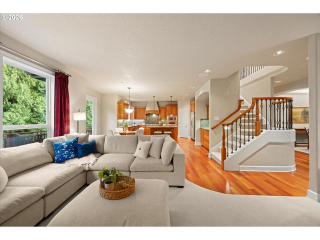 8704 Sw MARSEILLES Dr, Beaverton, OR 97007