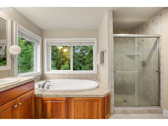 8704 Sw MARSEILLES Dr, Beaverton, OR 97007
