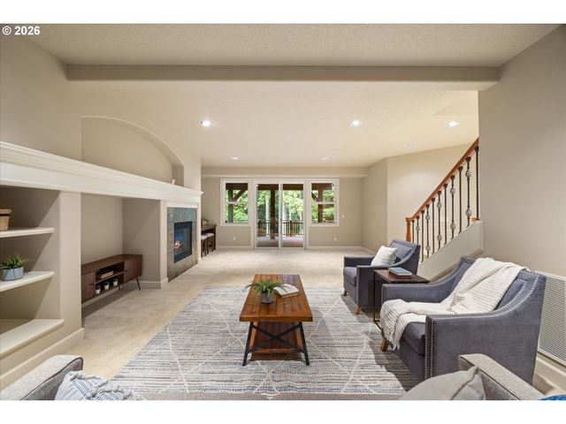 8704 Sw MARSEILLES Dr, Beaverton, OR 97007