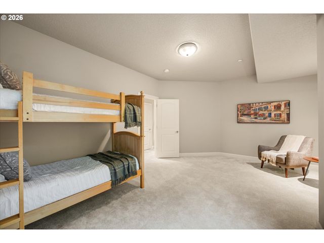 8704 Sw MARSEILLES Dr, Beaverton, OR 97007