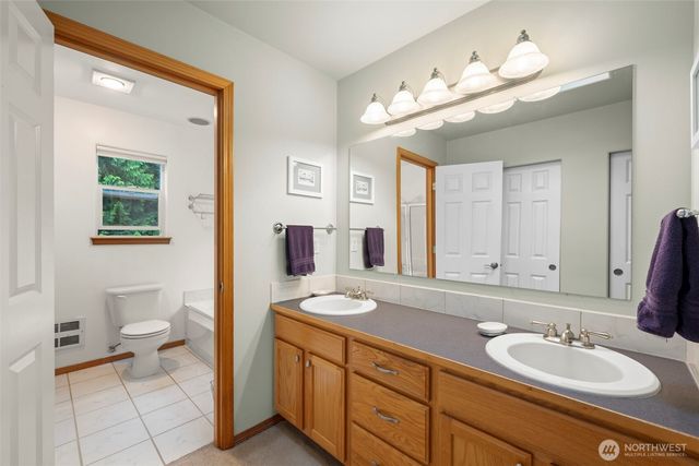 7781 NE Frog Hollow Street, Kingston, WA 98346