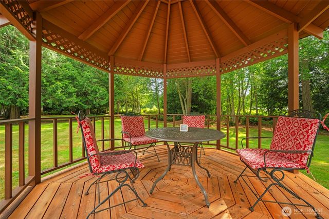 7781 NE Frog Hollow Street, Kingston, WA 98346