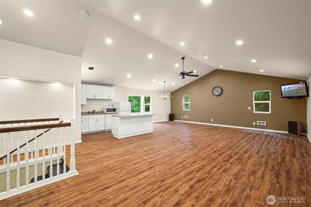 7781 NE Frog Hollow Street, Kingston, WA 98346