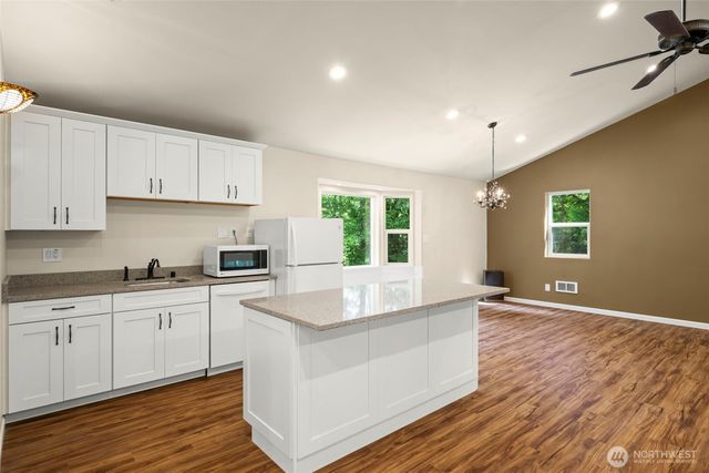 7781 NE Frog Hollow Street, Kingston, WA 98346