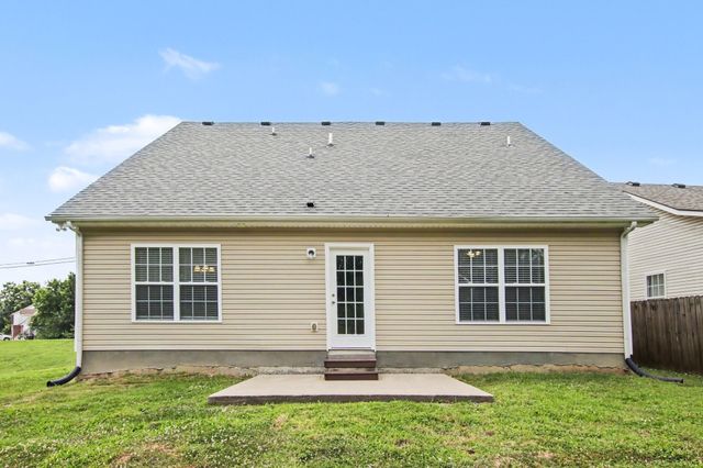 1069 Lakewalk Dr, Antioch, TN 37013