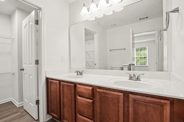 1069 Lakewalk Dr, Antioch, TN 37013