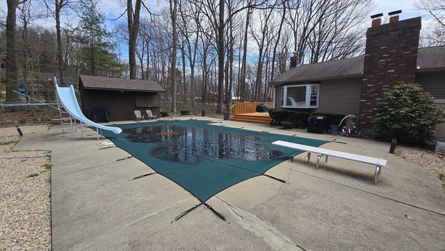 142 Marion Cir, Ludlow, MA 01056