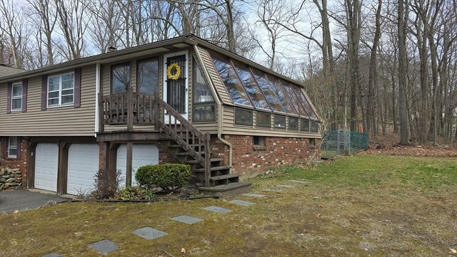 142 Marion Cir, Ludlow, MA 01056