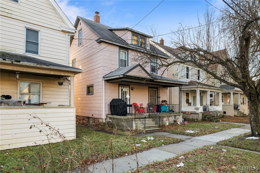 2207 La Salle Avenue, Niagara Falls, NY 14301