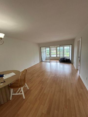 5800 NW 64th Avenue 311, Tamarac, FL 33319