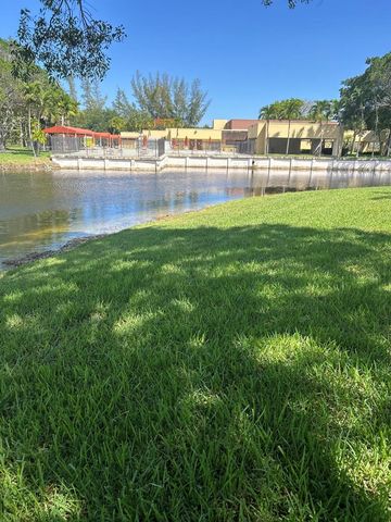 5800 NW 64th Avenue 311, Tamarac, FL 33319