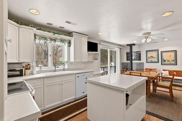 4074 LINDEN LANE, Green Bay, WI 54313