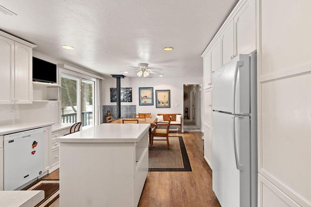 4074 LINDEN LANE, Green Bay, WI 54313