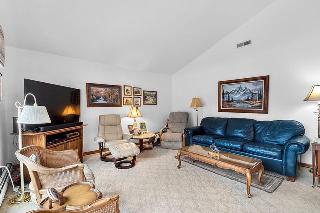 4074 LINDEN LANE, Green Bay, WI 54313