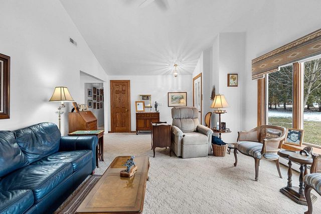 4074 LINDEN LANE, Green Bay, WI 54313