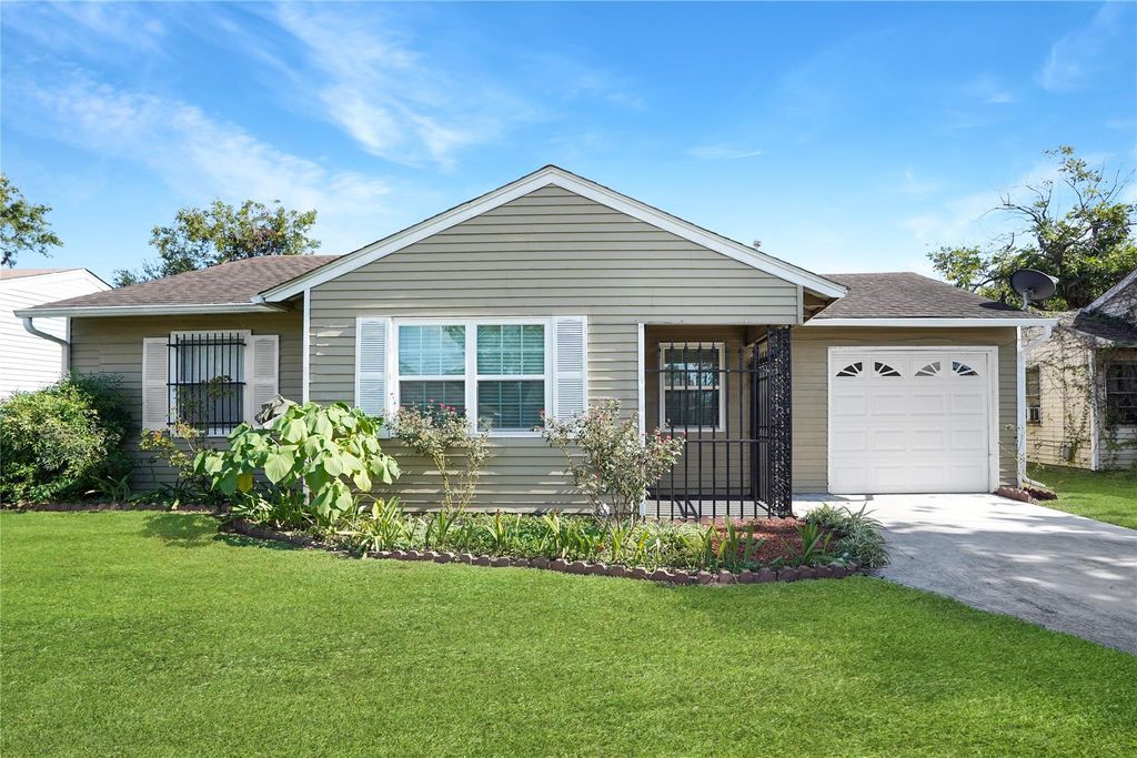 12432 Yancy Drive, Houston, TX 77015