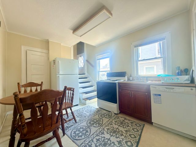59 C St, Hull, MA 02045