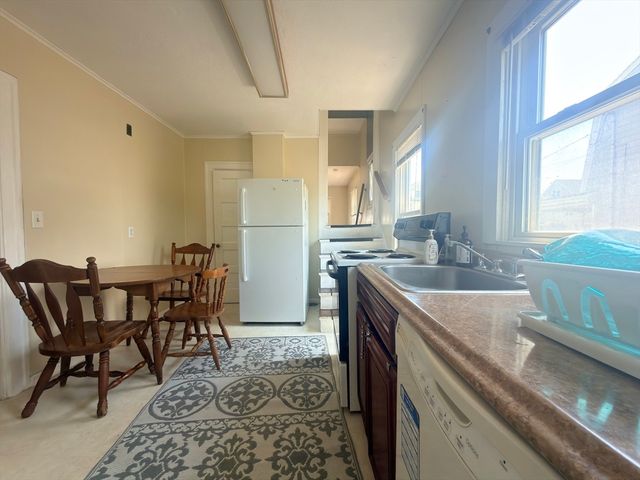 59 C St, Hull, MA 02045