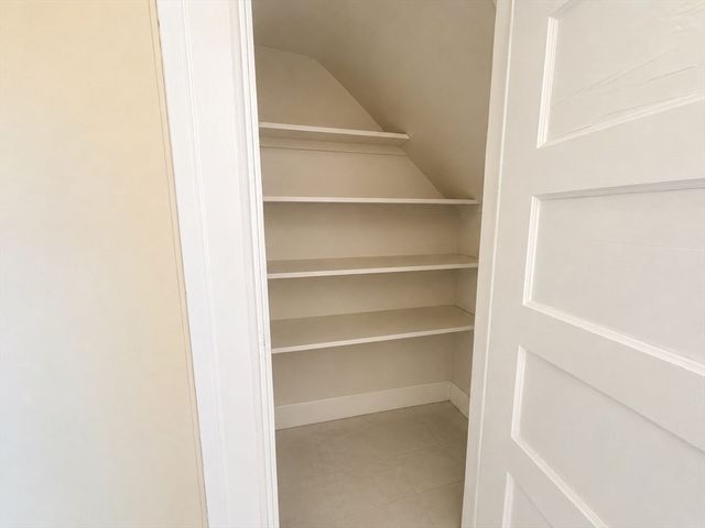 59 C St, Hull, MA 02045