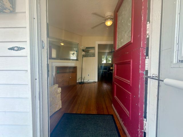 59 C St, Hull, MA 02045