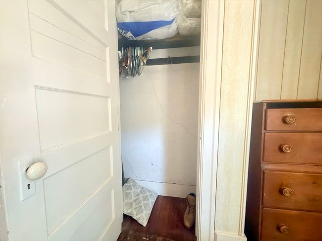 59 C St, Hull, MA 02045