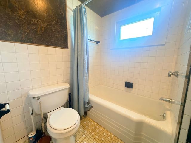 59 C St, Hull, MA 02045