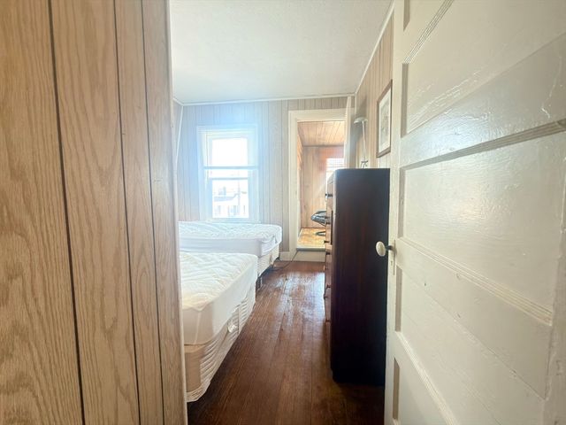 59 C St, Hull, MA 02045