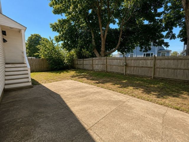 59 C St, Hull, MA 02045