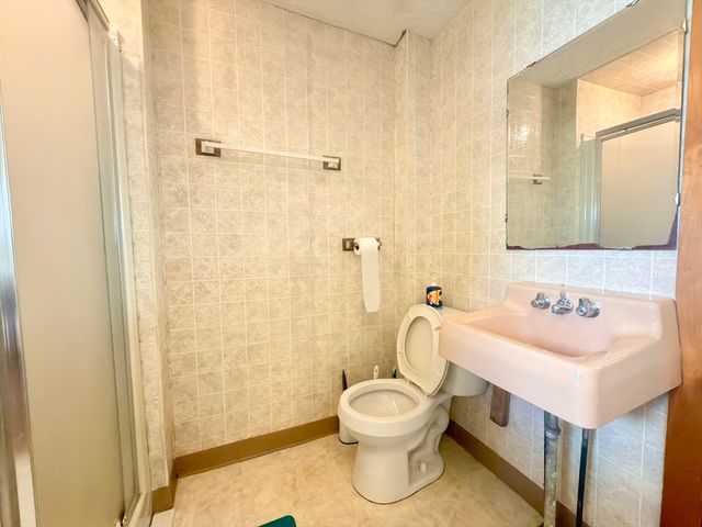 59 C St, Hull, MA 02045