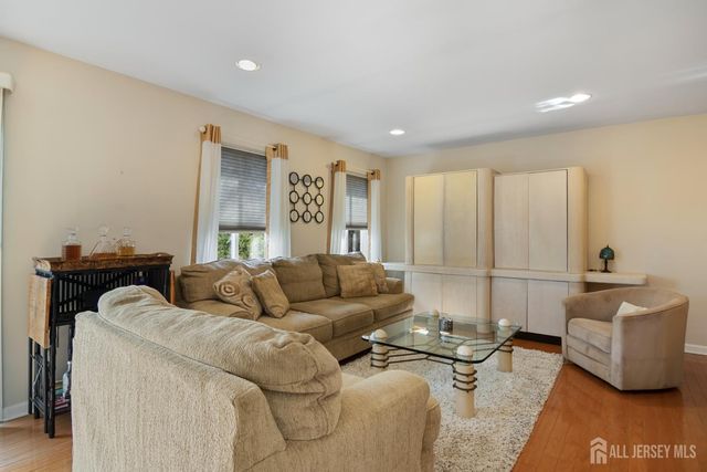 8 Russell Court, Montville, NJ 07045