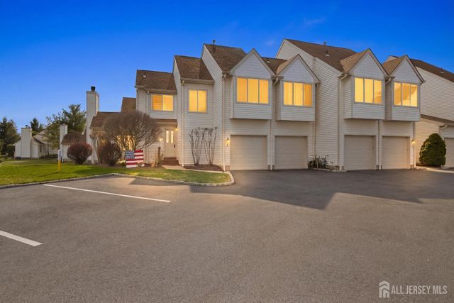 8 Russell Court, Montville, NJ 07045