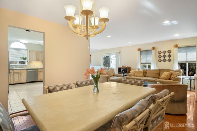 8 Russell Court, Montville, NJ 07045