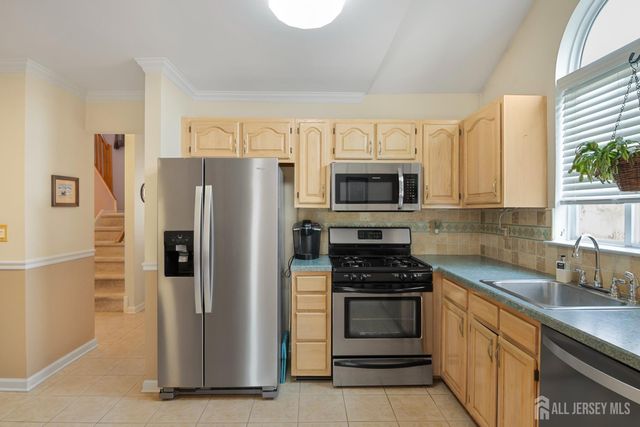 8 Russell Court, Montville, NJ 07045