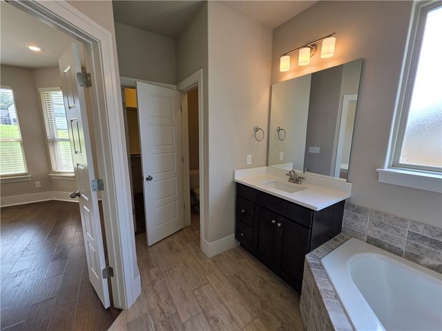 616 Mill Pond Way, Cave Springs, AR 72718
