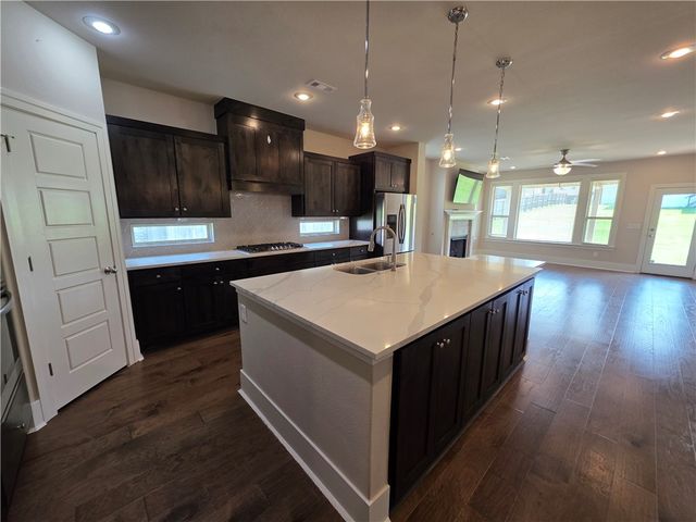 616 Mill Pond Way, Cave Springs, AR 72718