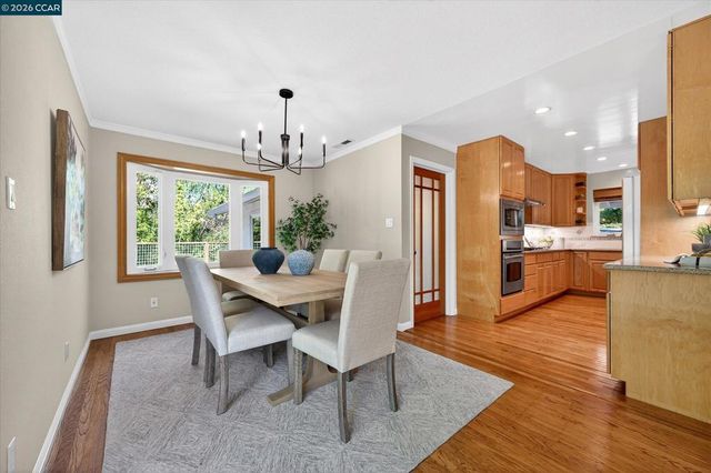 50 Ivy Dr, Orinda, CA 94563