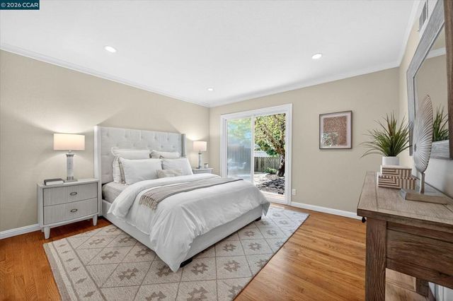 50 Ivy Dr, Orinda, CA 94563