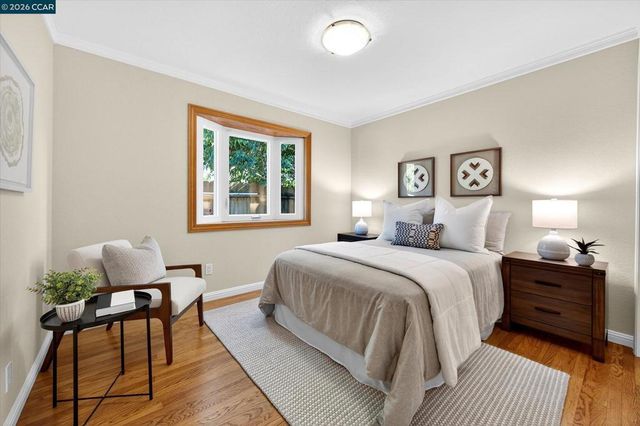 50 Ivy Dr, Orinda, CA 94563