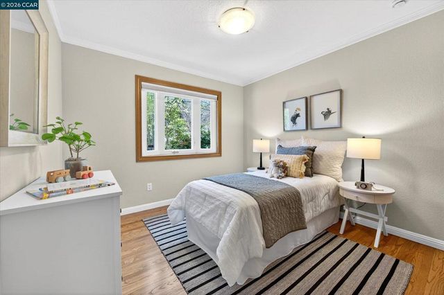 50 Ivy Dr, Orinda, CA 94563